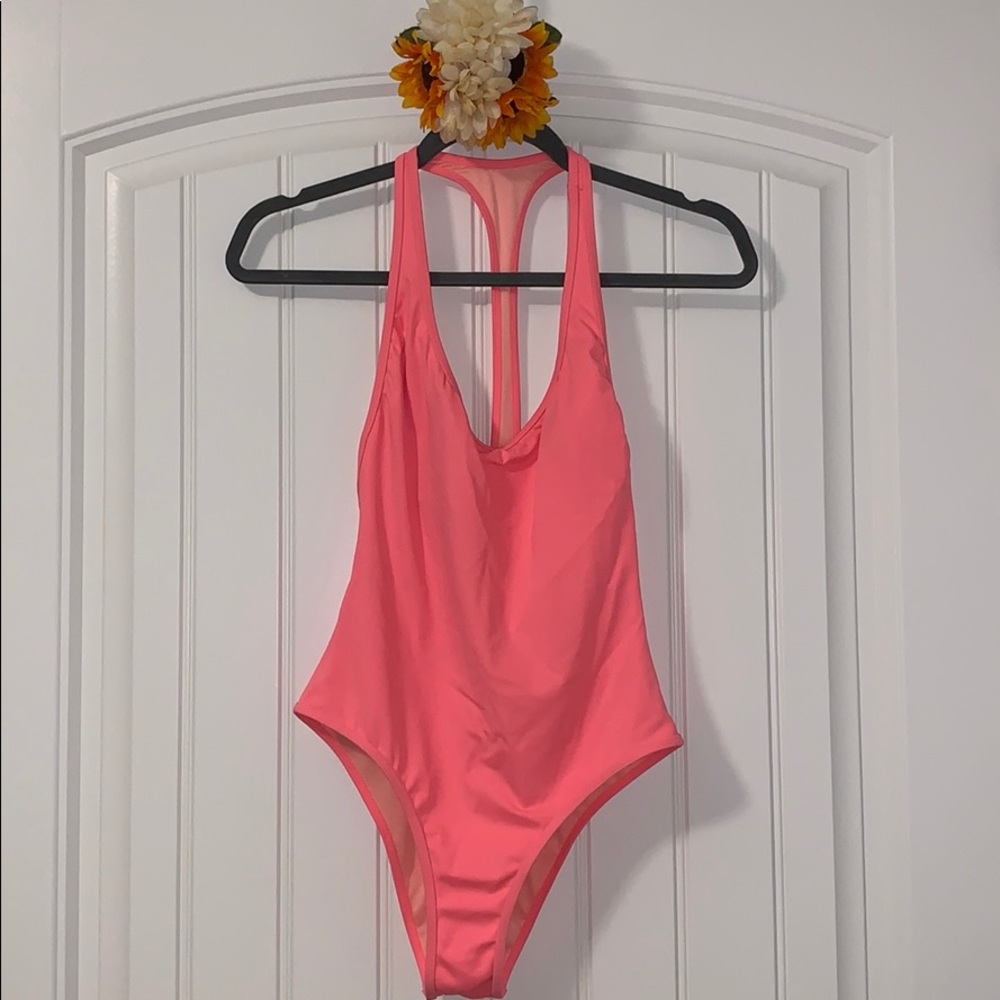 Victoria’s Secret One-Piece Swim 🏊🏼‍♀️